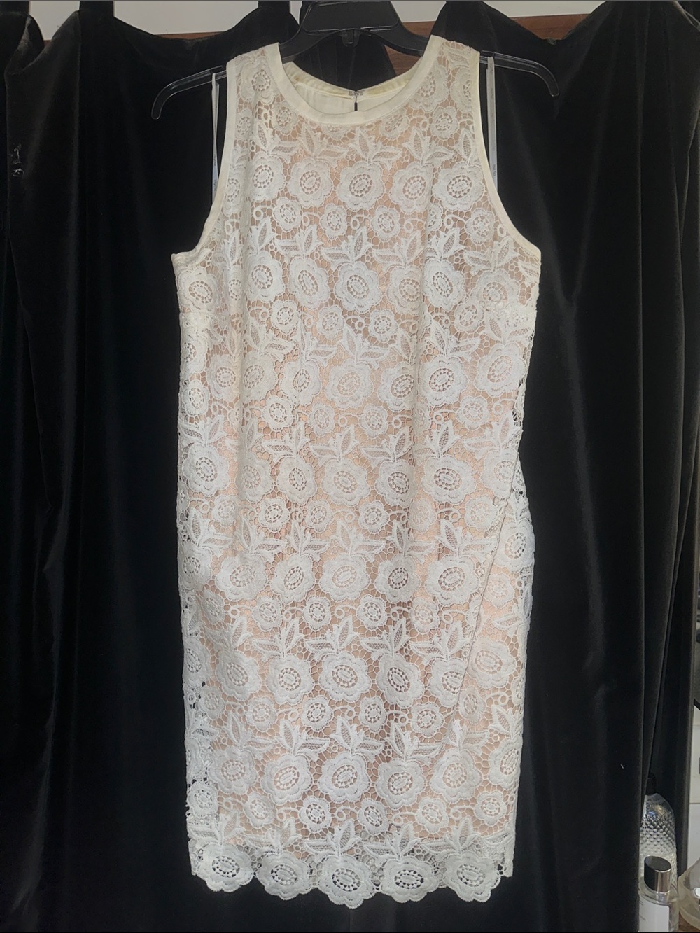 Sleeveless White Lace Sheath Dress